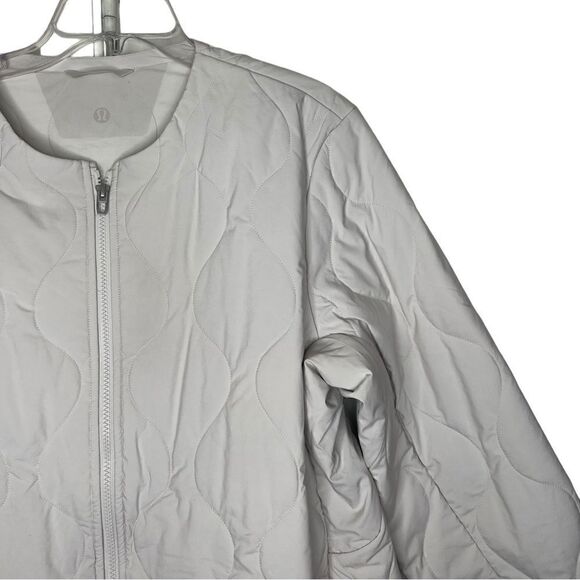 Lululemon Men’s Cream New Year Quilted Light Insulation Jacket Medium - Picture 8 of 16